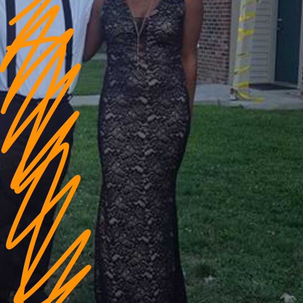 Prom dress - Picture 2 of 4